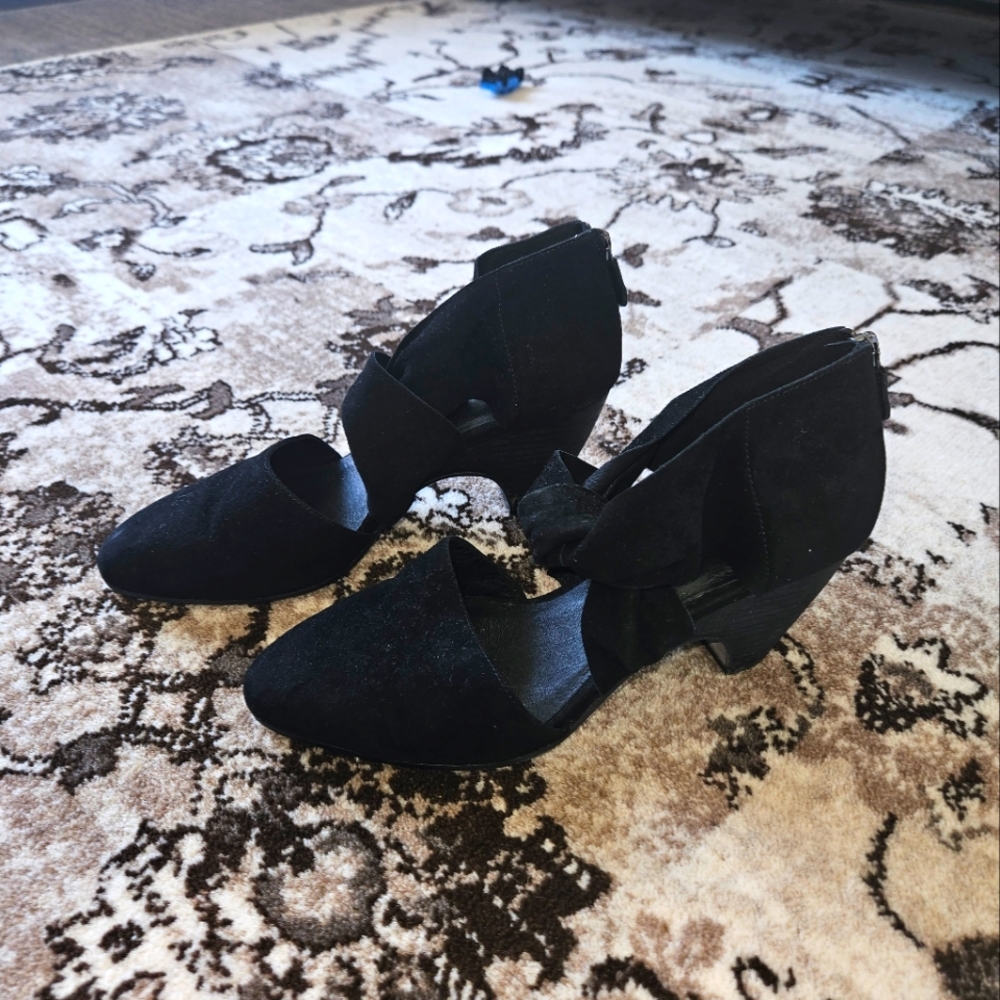 Eileen fisher 9.5 suede heels